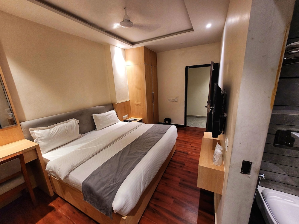 Deluxe Room - Photo 1