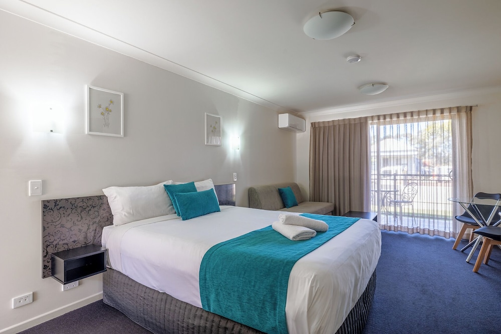 Premium Room, Balcony, River View (Queen Room) photo 3