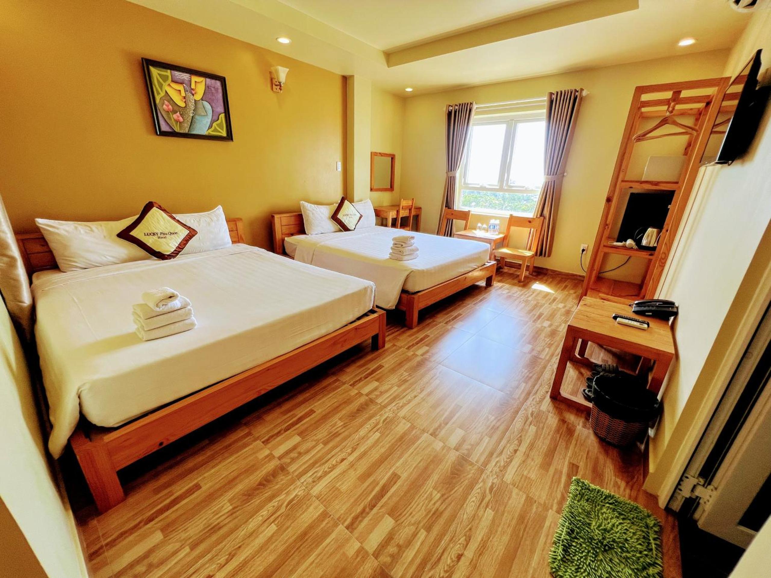 Family Room with Sea View photo 2