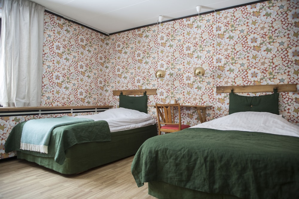 Basic Double or Twin Room - Photo 2