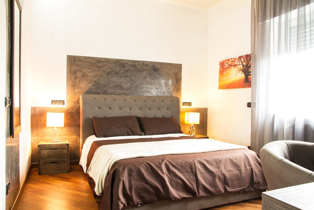Classic Suite, 1 Bedroom, Private Bathroom, Tower photo 1