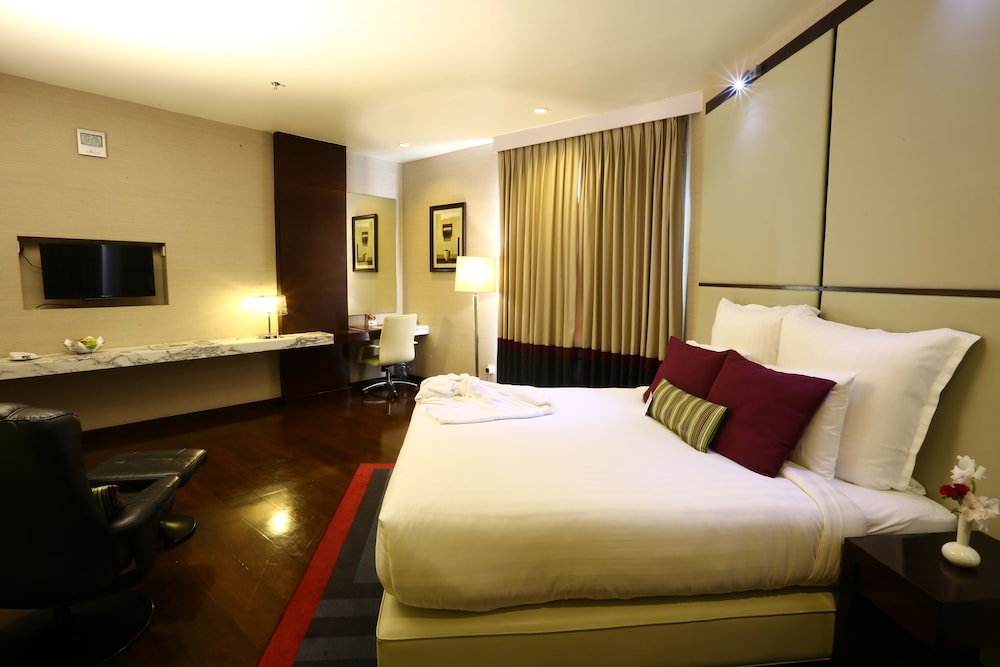 Business Room, 1 King Bed photo 3