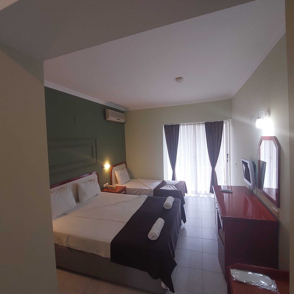 Standard Double or Twin Room photo 2