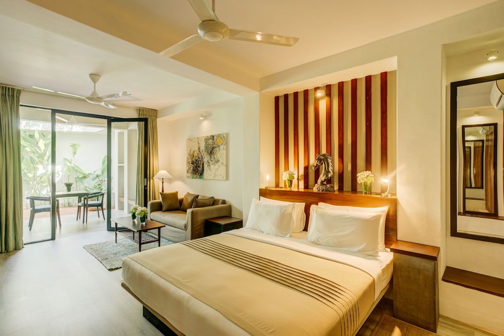 Deluxe King Room with Private Courtyard & Sitting Area