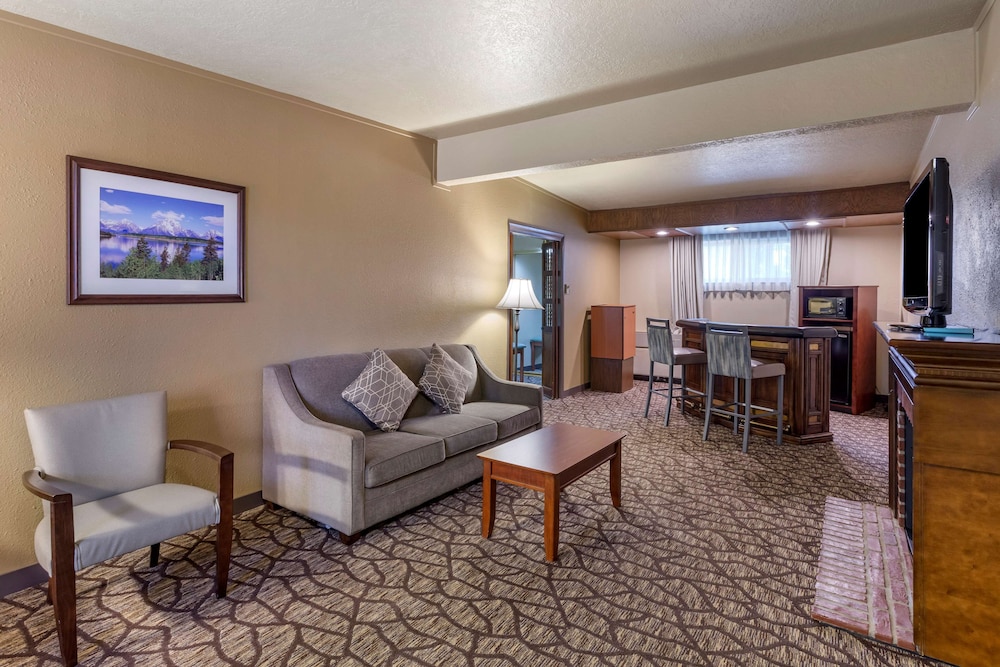 Suite, 1 King Bed, Non Smoking, Hot Tub