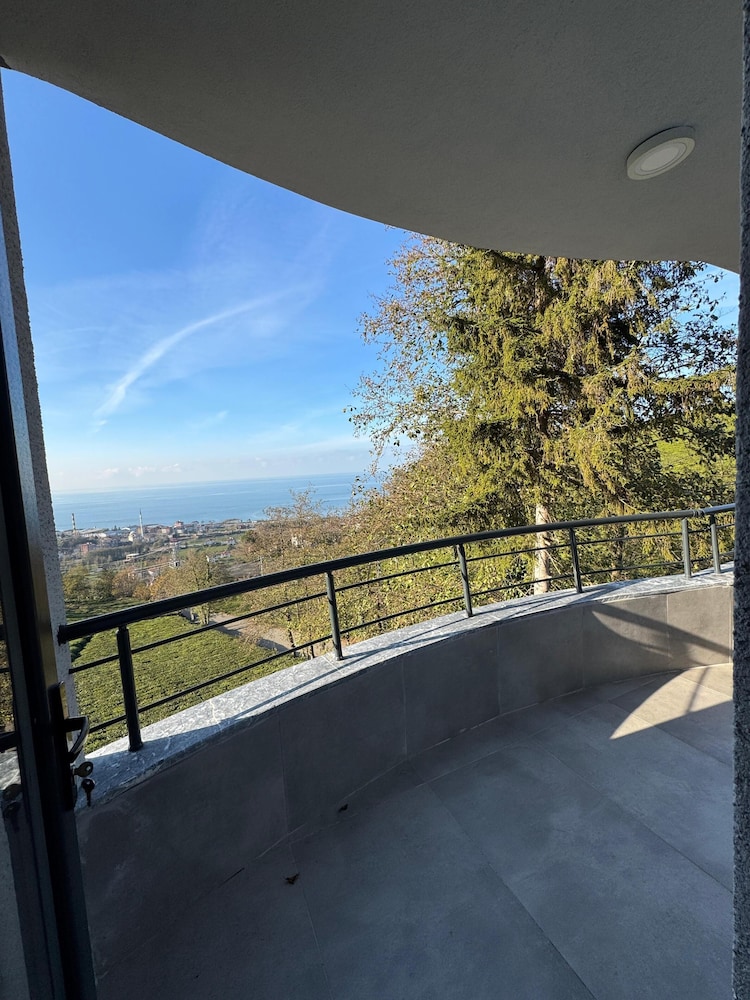 Deluxe Triple Room, Balcony, Sea View photo 3