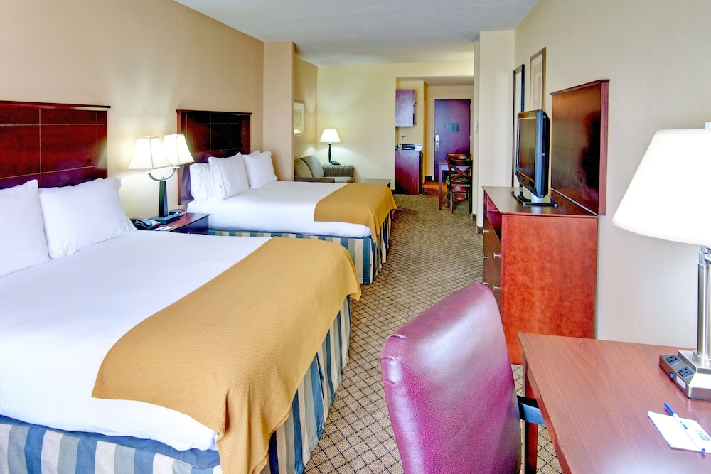 Standard Room, 2 Queen Beds - Photo 1