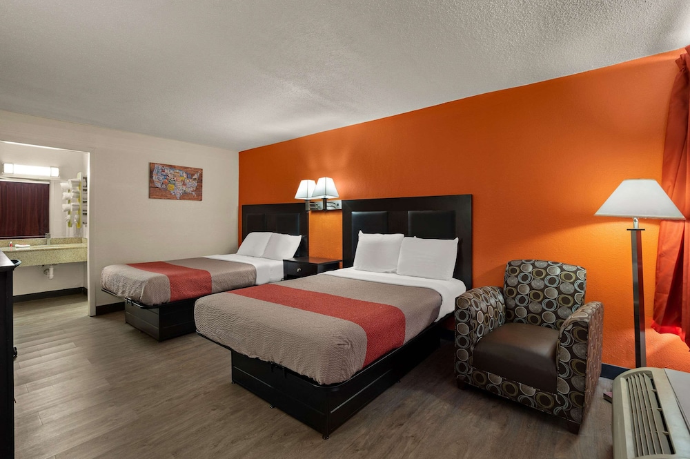 Room, 2 Double Beds, Non Smoking - Photo 1