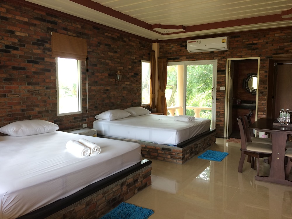 Family Quadruple Room photo 1