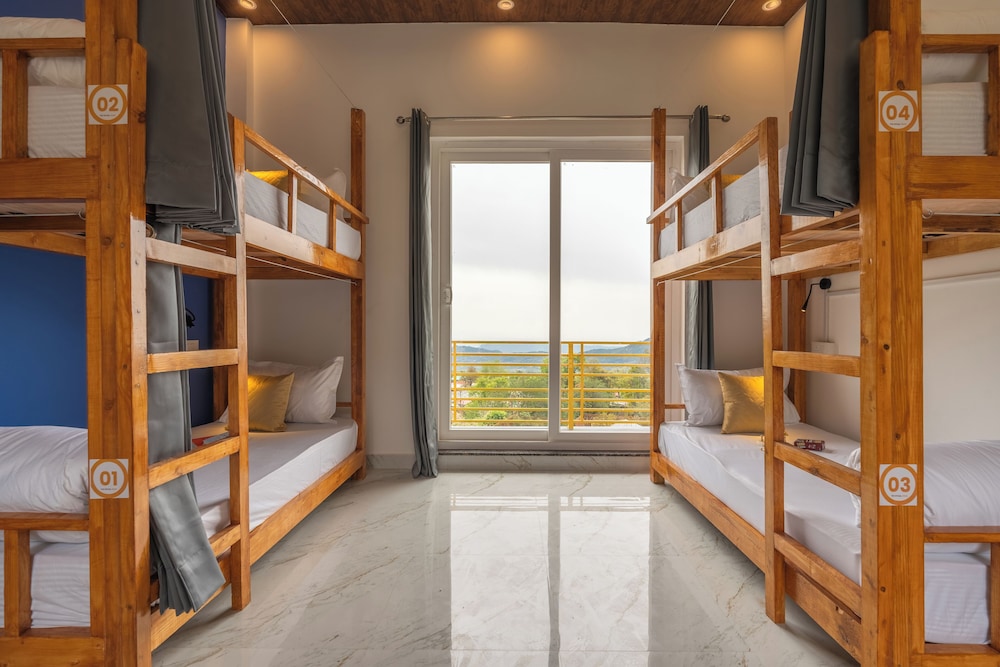 Bed in 4 Bed Mixed Dormitory photo 3