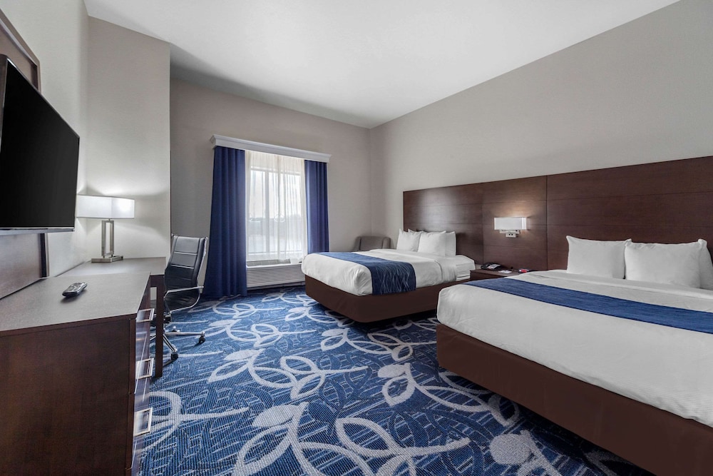 Suite, 2 Queen Beds, Non Smoking photo 2
