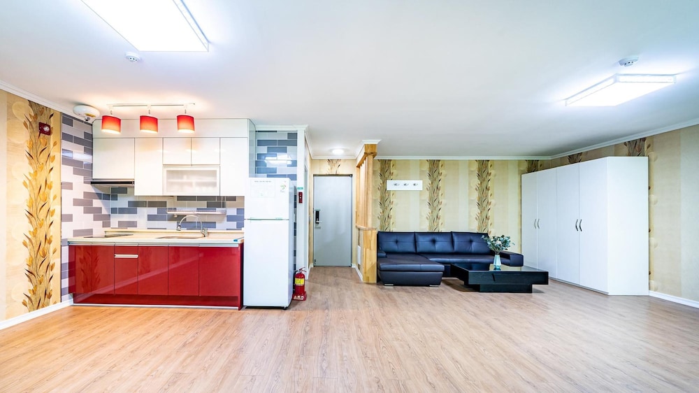 Basic Room, 1 Bedroom (201ho(Daehyeong/Danchesil)) - Photo 4