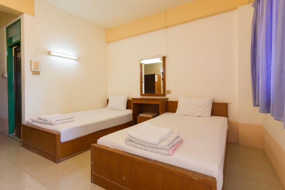 Twin Room with Air Conditioned