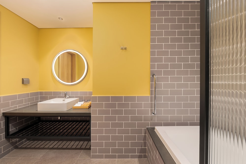 Premium Suite - Photo 4