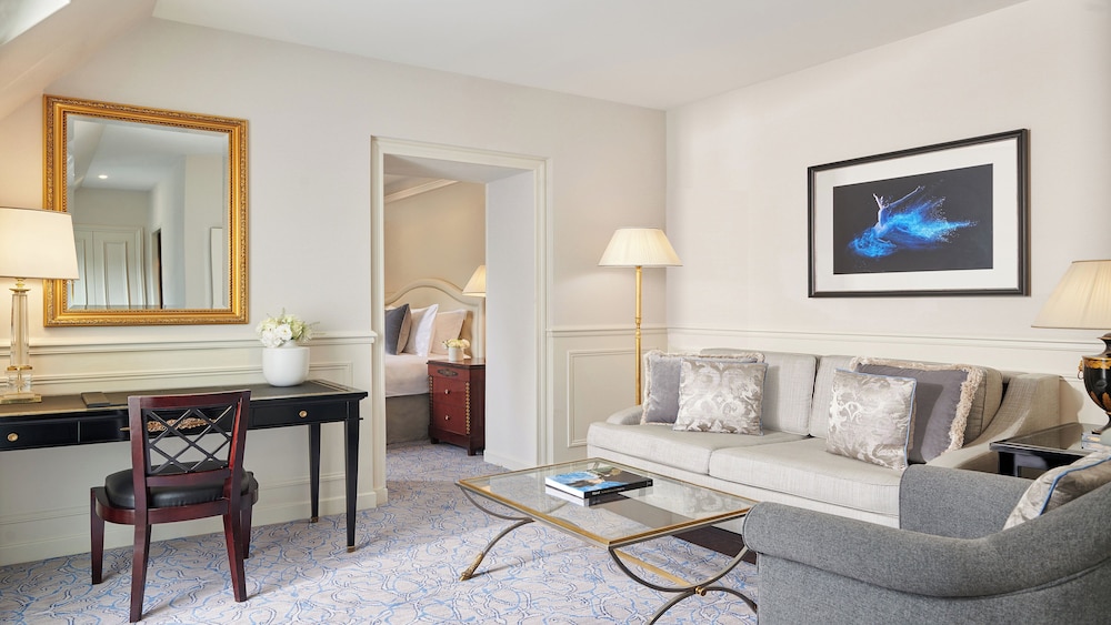 Suite, 1 Bedroom, Balcony (Opera View)