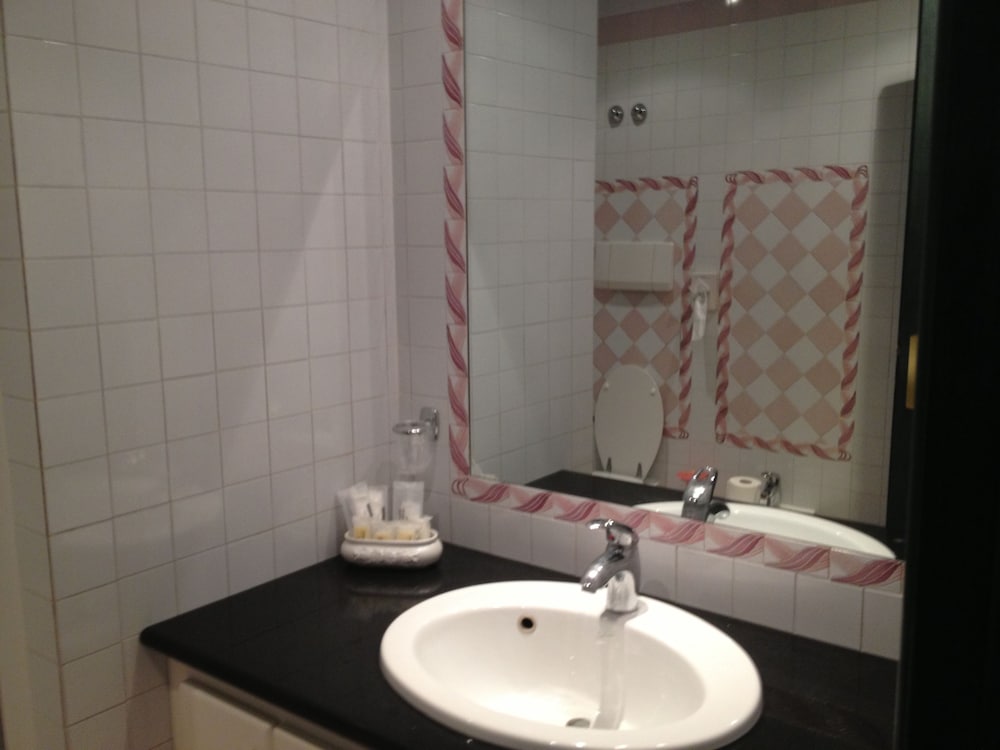 Deluxe Double or Twin Room, 1 Double Bed photo 2