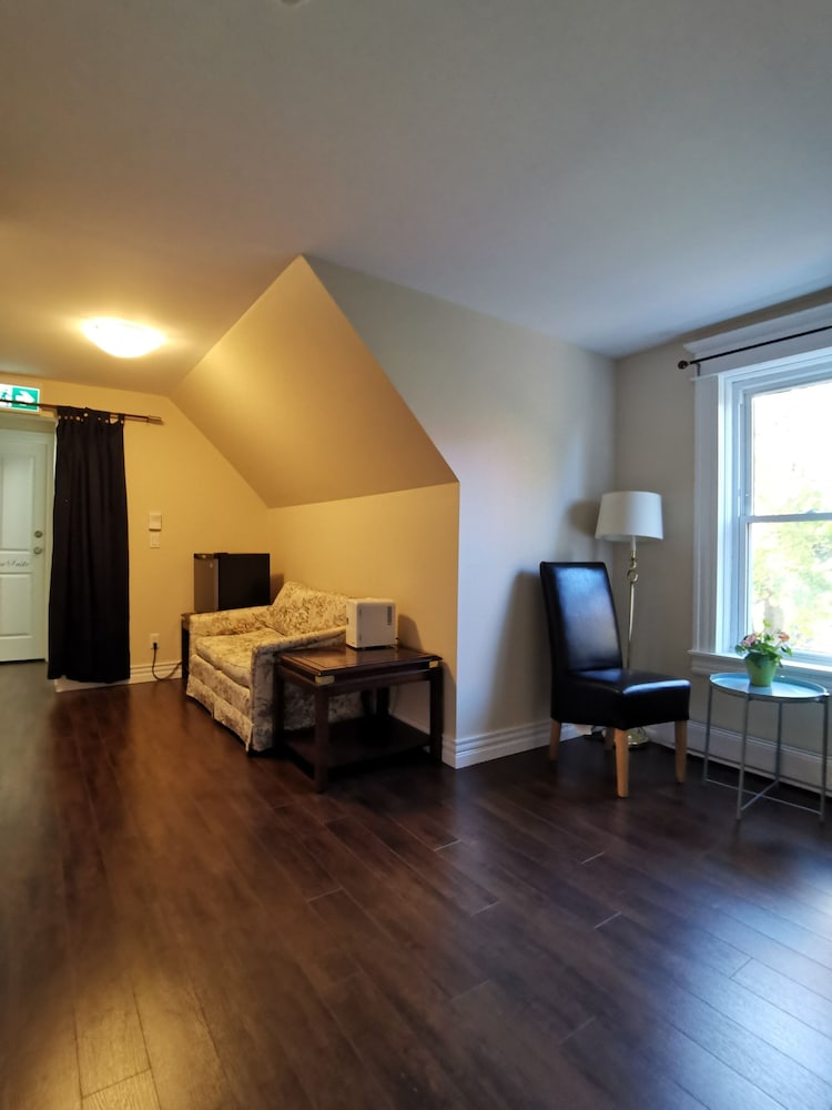 Comfort Suite photo 2
