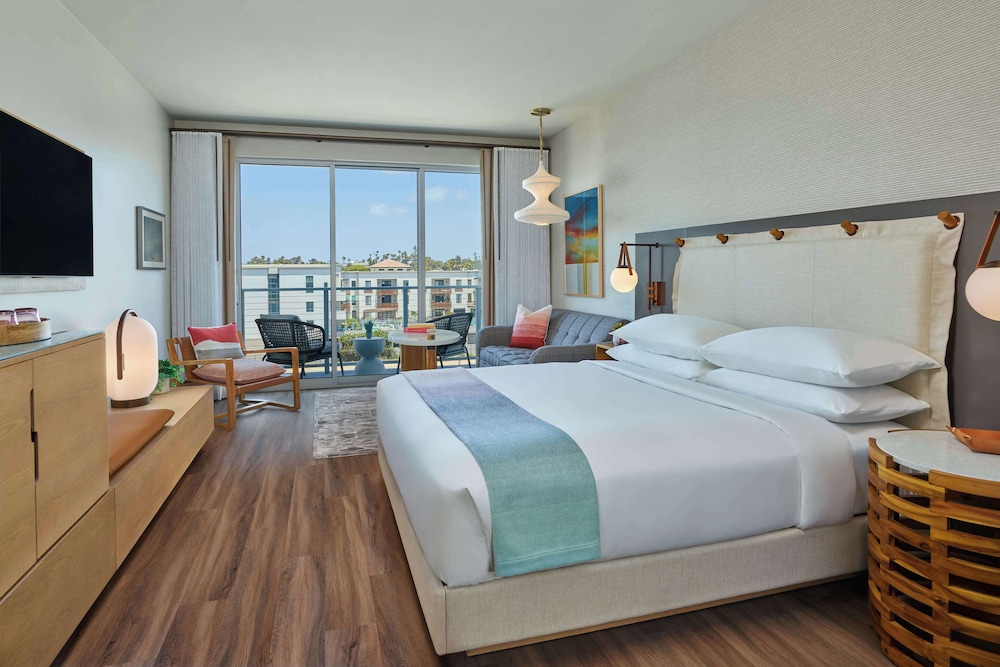 Studio, 1 King Bed, Accessible
