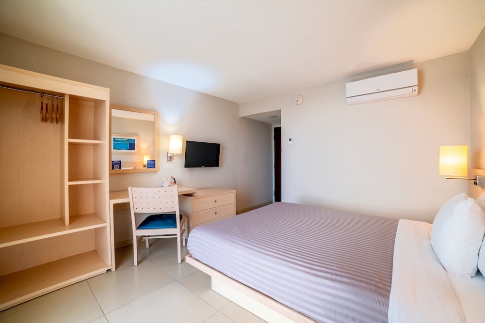 Room, 1 Queen Bed - Photo 2