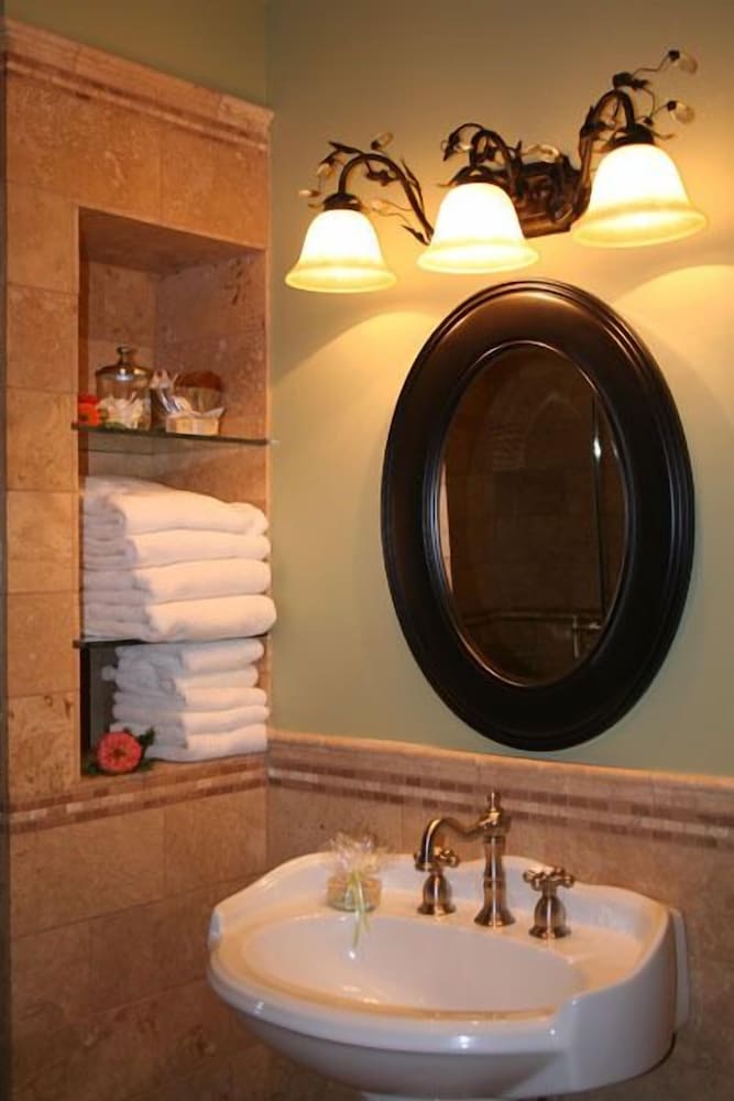 Equestrian Room photo 2