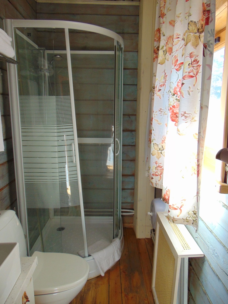 Economy Chalet photo 3