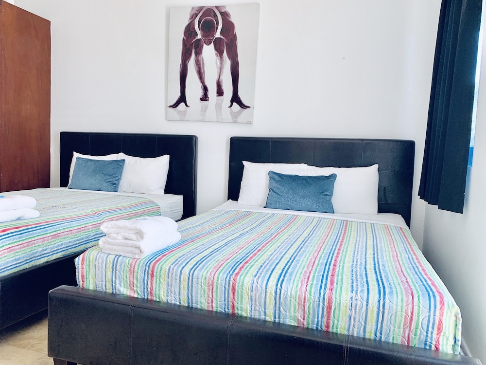 MwPi 102 Family Junior Suite with 2 Queen Size Beds & 1 Sofa Bed First Floor photo 2