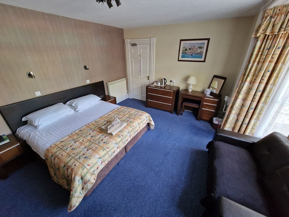 Standard Double or Twin Room photo 2