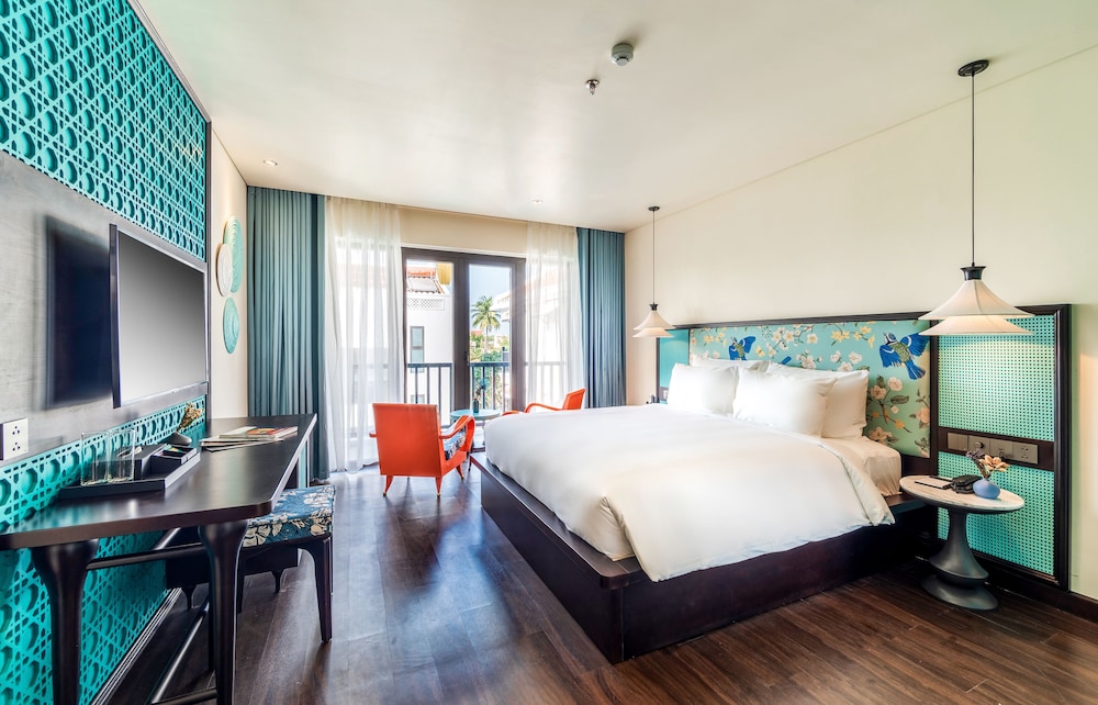 Deluxe Room, 1 King Bed, Non Smoking photo 1