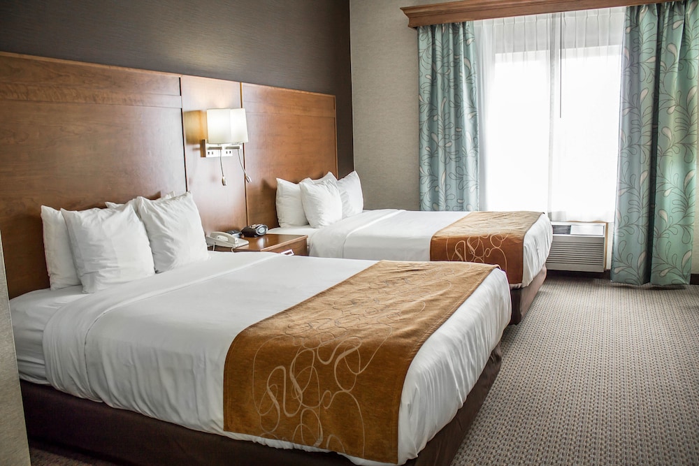 Suite, 2 Queen Beds - Photo 11