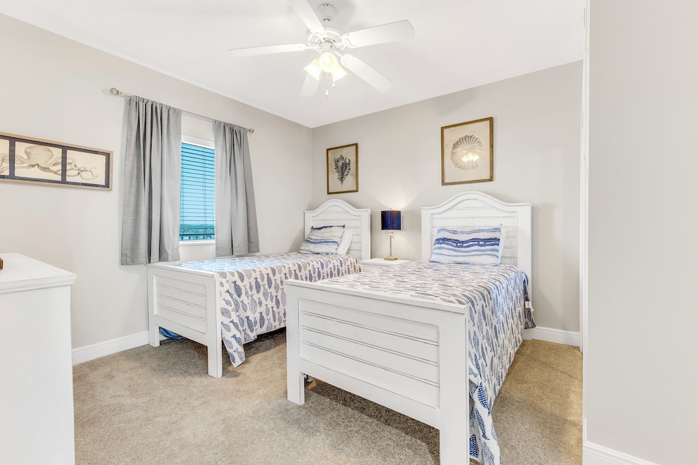 Comfort Condo, 3 Bedrooms, Jetted Tub, Beach View