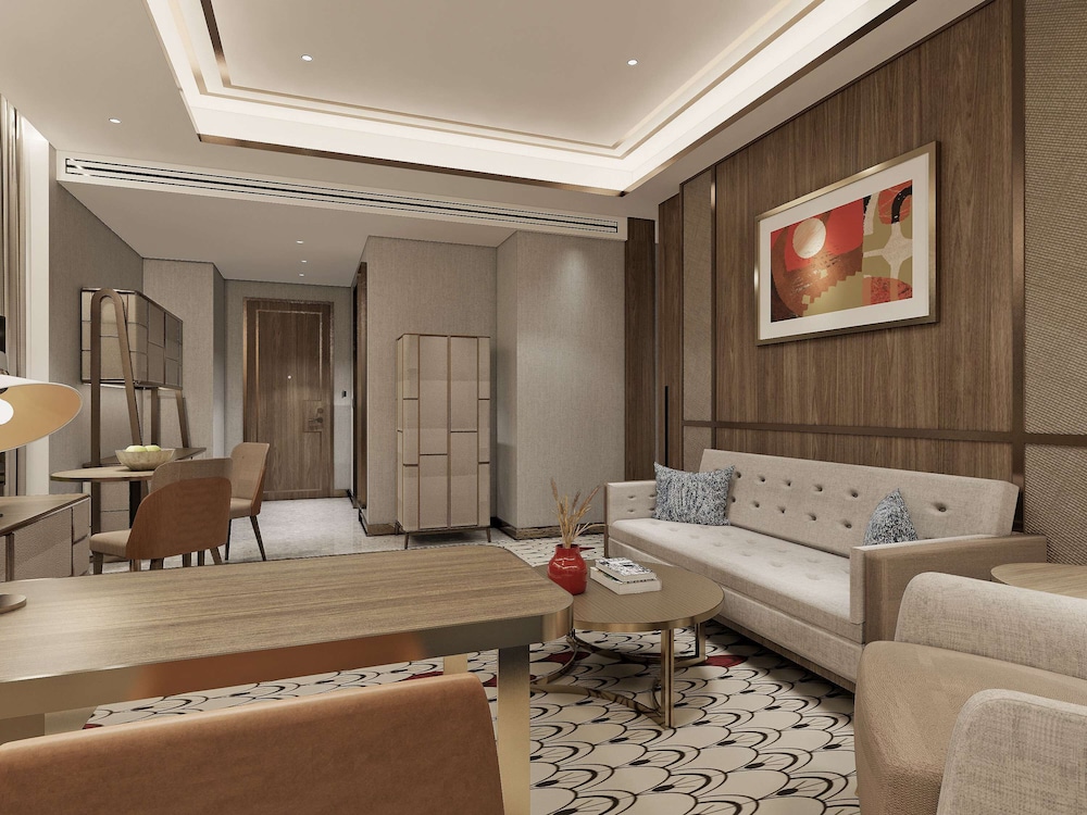 Suite, 1 King Bed photo 2
