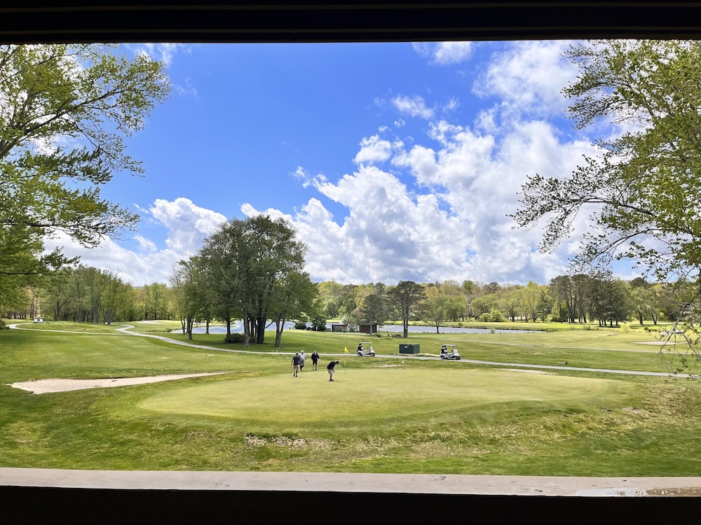 Deluxe Room, 2 Queen Beds, Balcony, Golf View photo 3