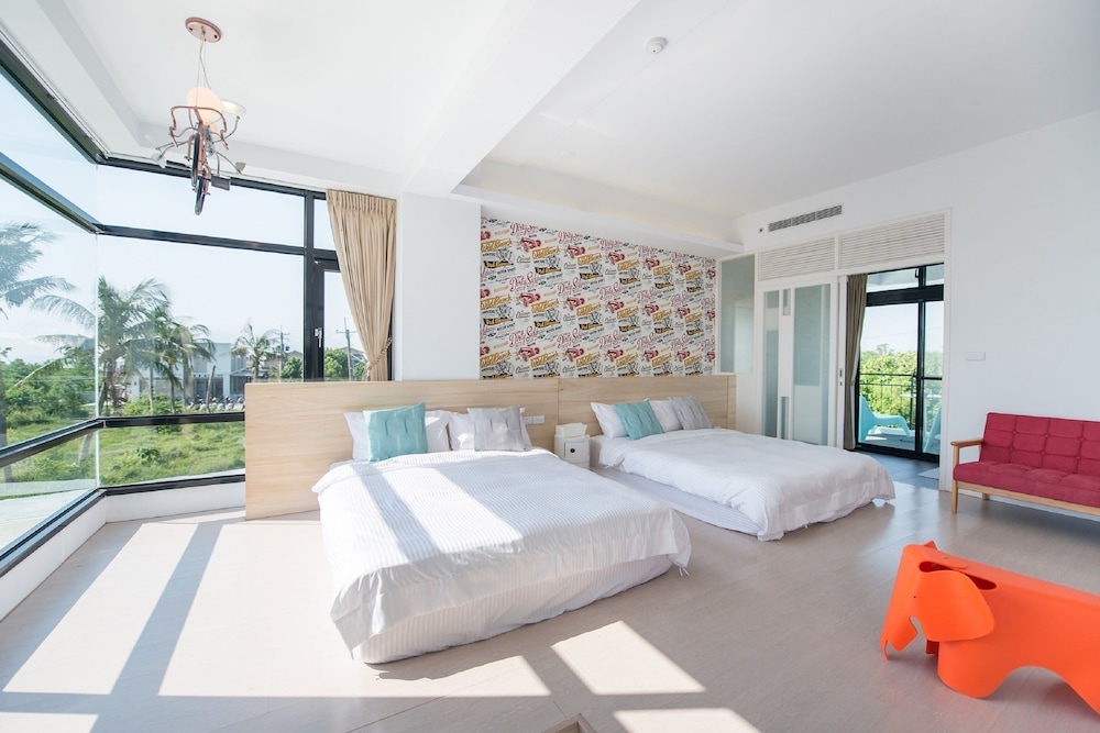 Standard Quadruple Room, 2 Double Beds photo 2