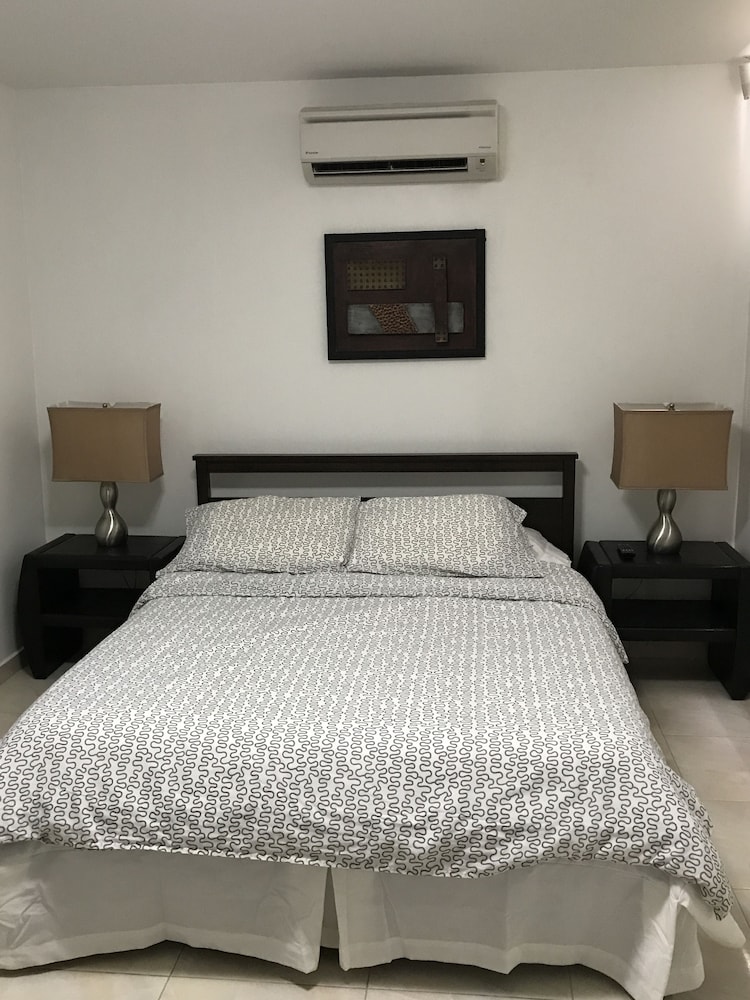 Comfort Apartment, 2 Bedrooms, Poolside photo 2