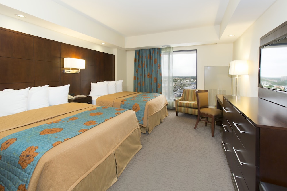 Luxury Suite, Non Smoking, Lake View (Two Queen Beds NO RESORT FEE)