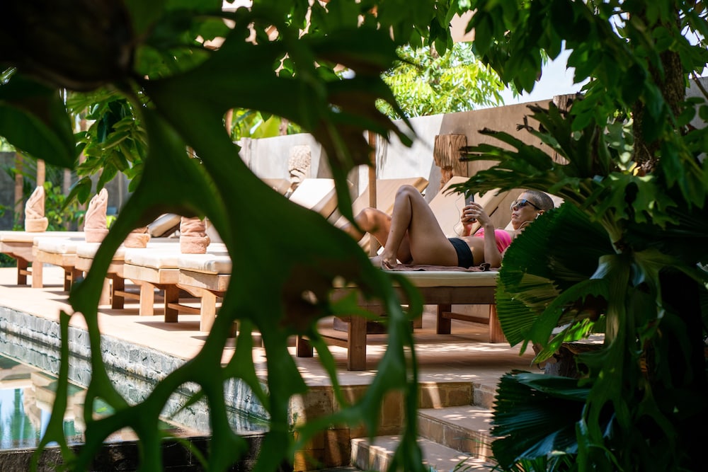 Deluxe Double Room with Pool View - Photo 12