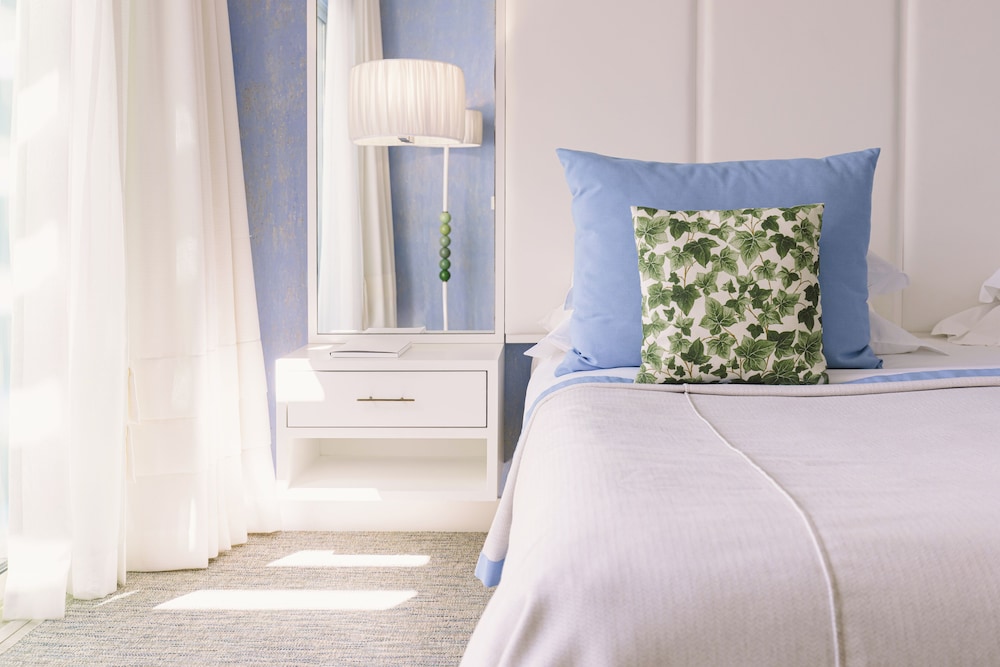 Premium Double or Twin Room, Partial Ocean View - Photo 7
