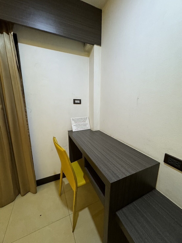 Deluxe Triple Room - Photo 9