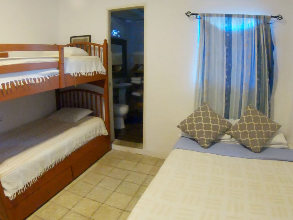 Family Room, Ensuite photo 2
