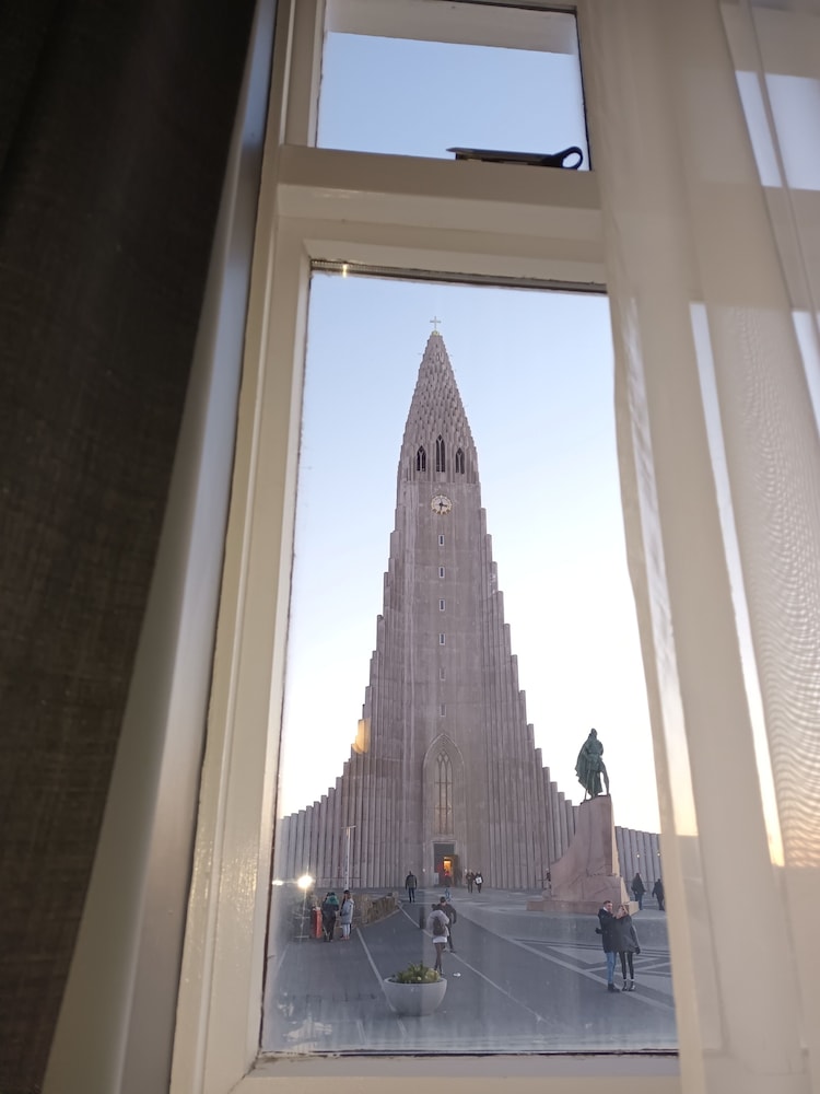 Panoramic room with church view - Photo 10