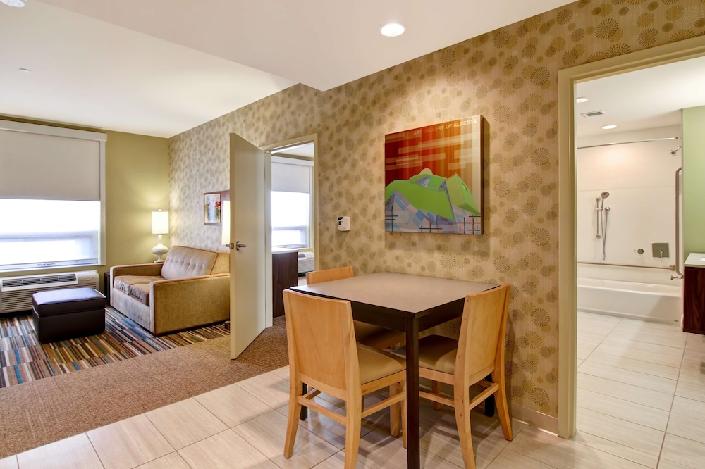 Suite, Accessible, Bathtub