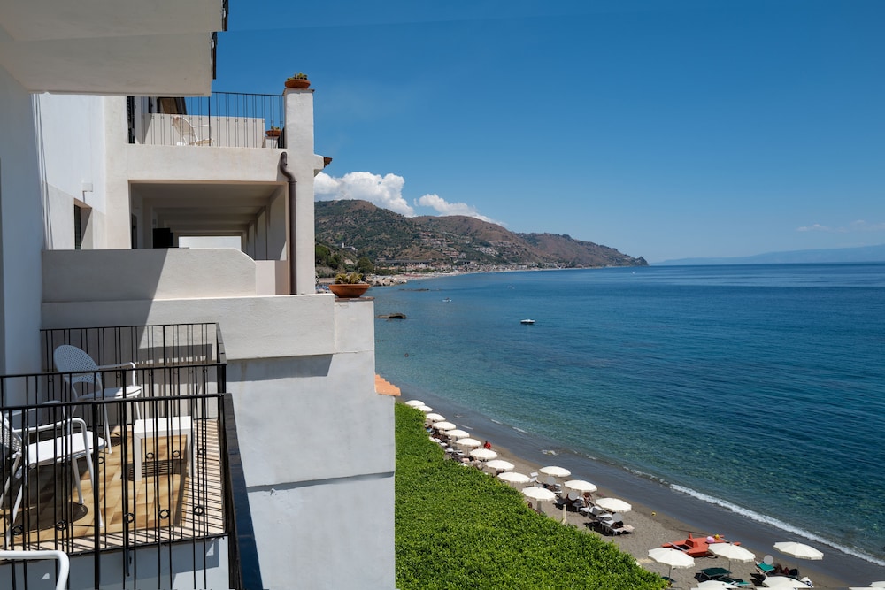 Double or Twin Room, Balcony, Sea View - Photo 32