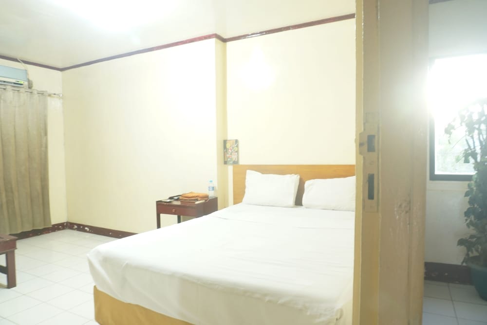 Double Room - Photo 8