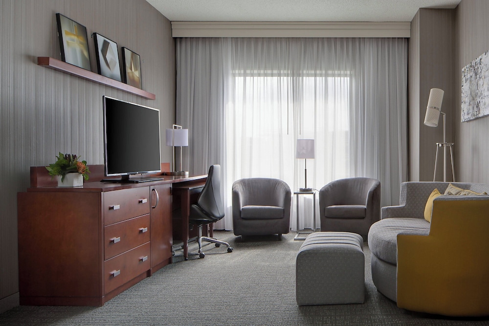 Executive Suite, 1 Bedroom - Photo 4