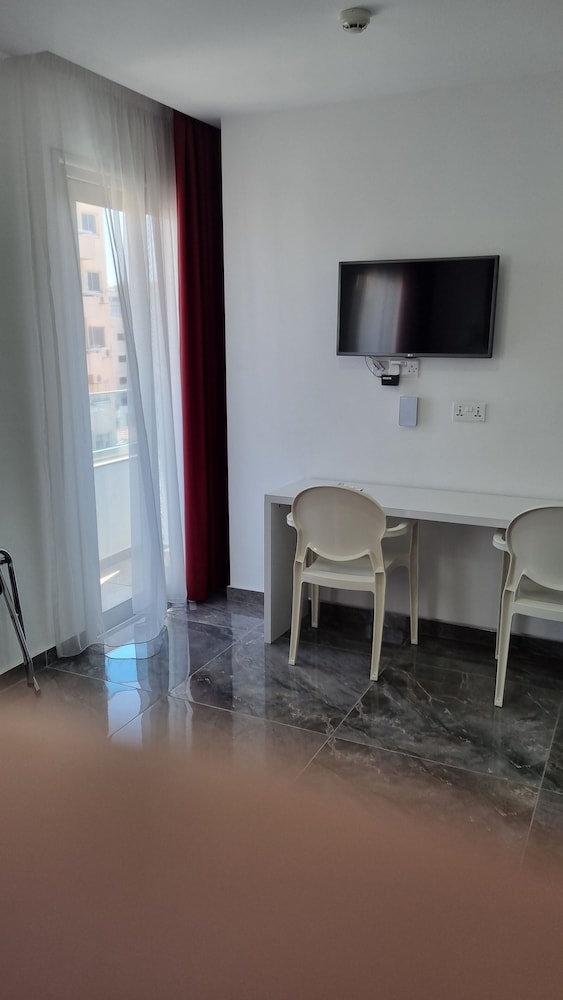 Luxury Double or Twin Room, Balcony photo 3