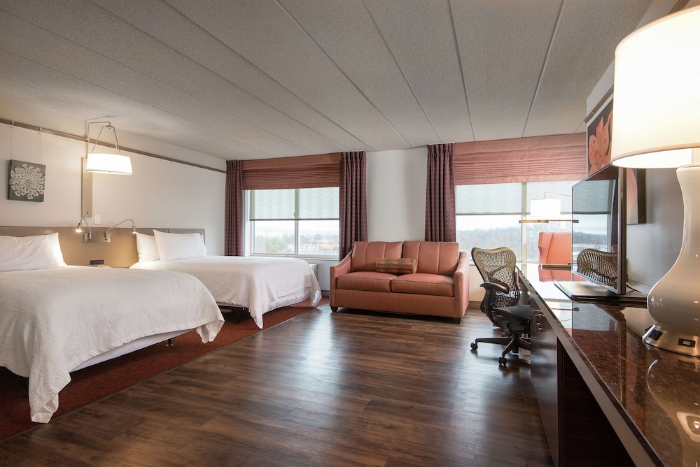 Suite, 2 Double Beds, Accessible, Bathtub (Mobility & Hearing) - Photo 1