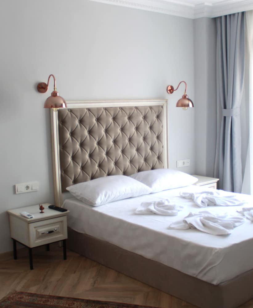 Large Standard Double Room photo 1