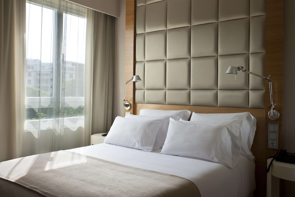 Premium Room (Extra Bed 3 Adults) - Photo 4