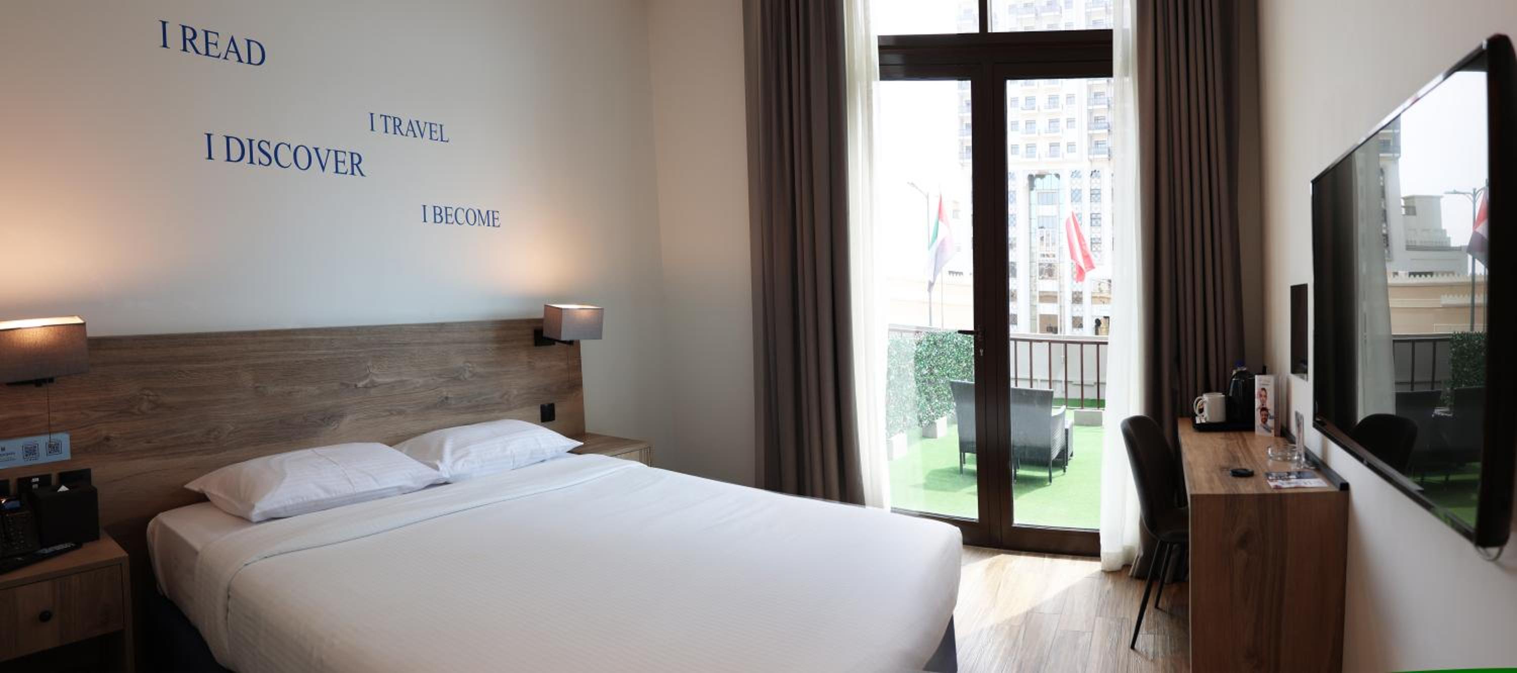 Deluxe King Room with Terrace (includes 15% off F&B) photo 1
