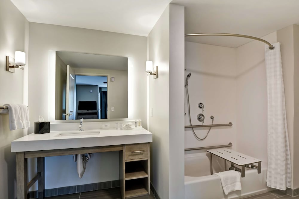 Studio, 2 Queen Beds, Accessible, Bathtub - Photo 7